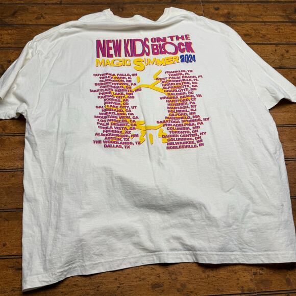 New kids on the Block magic summer 2024 tour merchandise 3xl - Picture 2 of 4